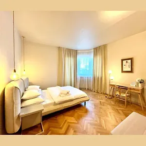 Kwatera prywatna Center Unirii Square Private With View - Shared Amenities, Bukareszt